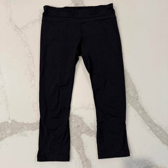 Lululemon Cropped Leggings Black Mid Rise Women’s Size 6 Zip Pockets Workout - Picture 1 of 8